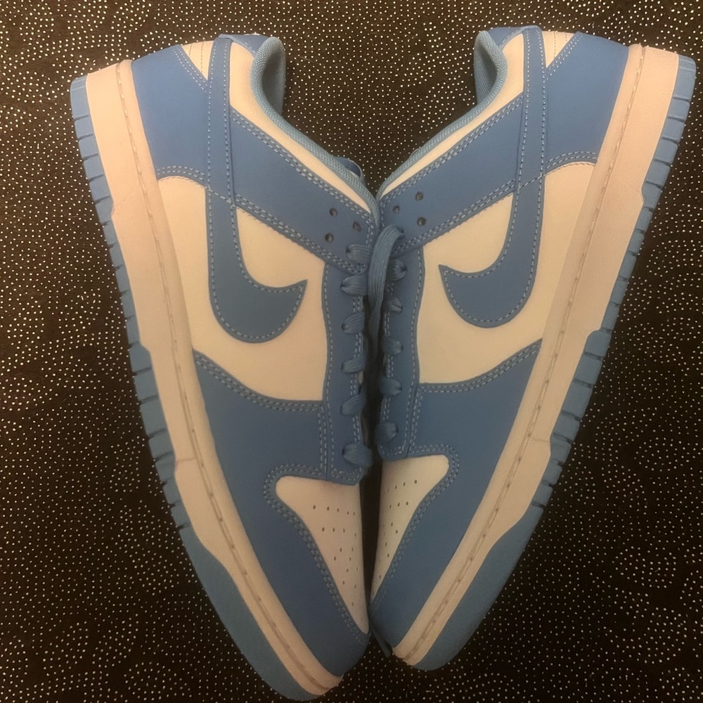 Nike Dunk Low university blue unc